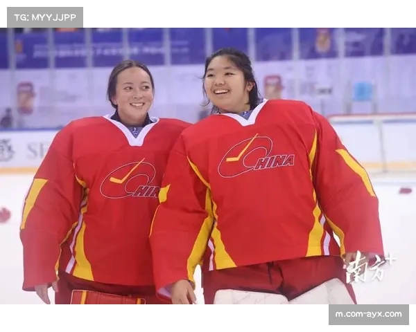 女子冰球项目小组赛开打 意大利队主场迎战多国劲旅
